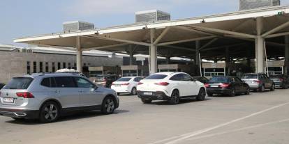 Gurbetçiler sınır kapılarından beklemeden geçiyor