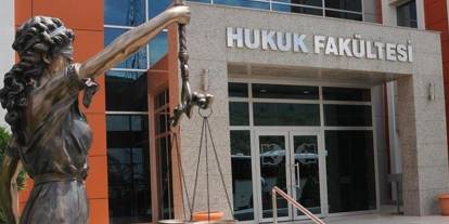 Hukuk fakültelerine giriş sıralaması barajı 125 bin oldu