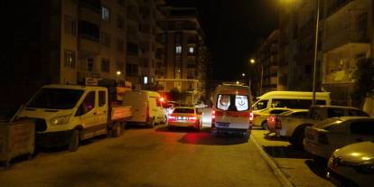 Yaşlı kadın evinde yarı çıplak halde ölü bulundu