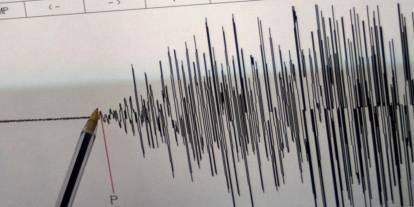 Endonezya'da 6,5 büyüklüğünde deprem