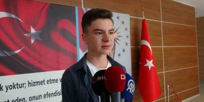 Türk bayrağı hassasiyeti yürekleri ısıttı!