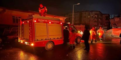 Bir işçi mahsur kaldı! Konya'da yurt inşaatında yangın paniği