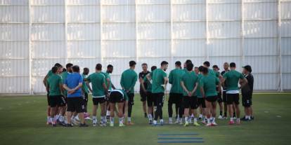 Konyaspor'da ilk iç saha maçı öncesi Andzouana’dan taraftara mesaj