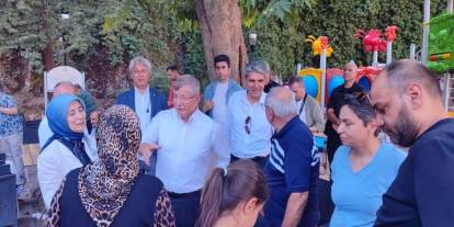 Ahmet Davutoğlu, memleketi Taşkent’te vatandaşlarla buluştu