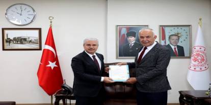 Vali Akın’dan Emekliye Ayrılan Vali Yardımcısına Teşekkür