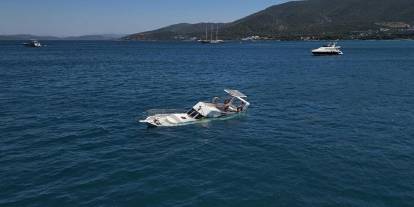 Bodrum'da 10 metrelik tekne battı