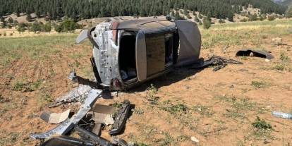 Konya'da otomobil tarlaya devrildi: 2 yaralı