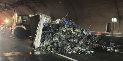 Sebze Yüklü Tır Devrildi! Trafik Kilitlendi