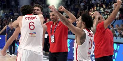 12 Dev Adam Sırpları Devirdi! Ay-yıldızılar Lider Olarak Son 16'da!