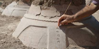 Çivi yazılı 76 küp ortaya çıkarıldı