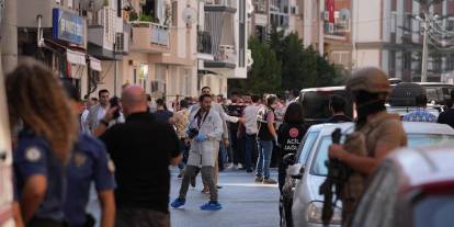 İzmir'de polis merkezine silahlı saldırı: 2 şehit