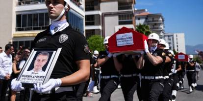Şehit polislerimiz son yolculuğuna uğurlandı