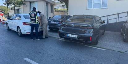 Mankenin Lüks Aracına Sahte Kart Skandalı!