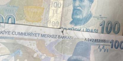 Bir Esnaf Elinde Patlayan Sahte 100 TL'yi Paylaştı!