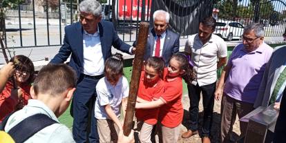 Oğuz Kağan İlkokulu Ağaç Dikme Şenliği Coşkuyla Yapıldı