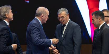 Konyalı belediye başkanları AK Partiye geçti! Rozetleri takıldı!