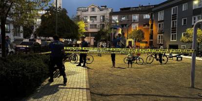 Parkta oynayan çocuğa yorgun mermi isabet etti