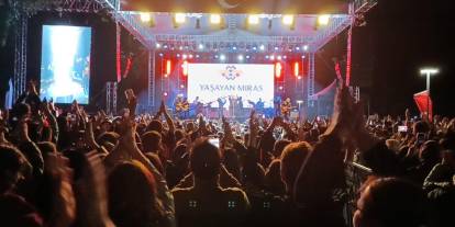 Edirne'de konser veren Kıraç, Güllü'yü andı