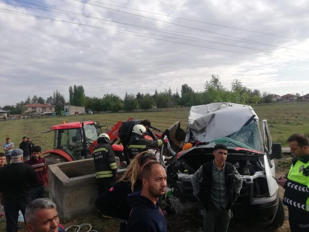 Konya'da Akıl Almaz Kaza : 1 ölü, 8 yaralı