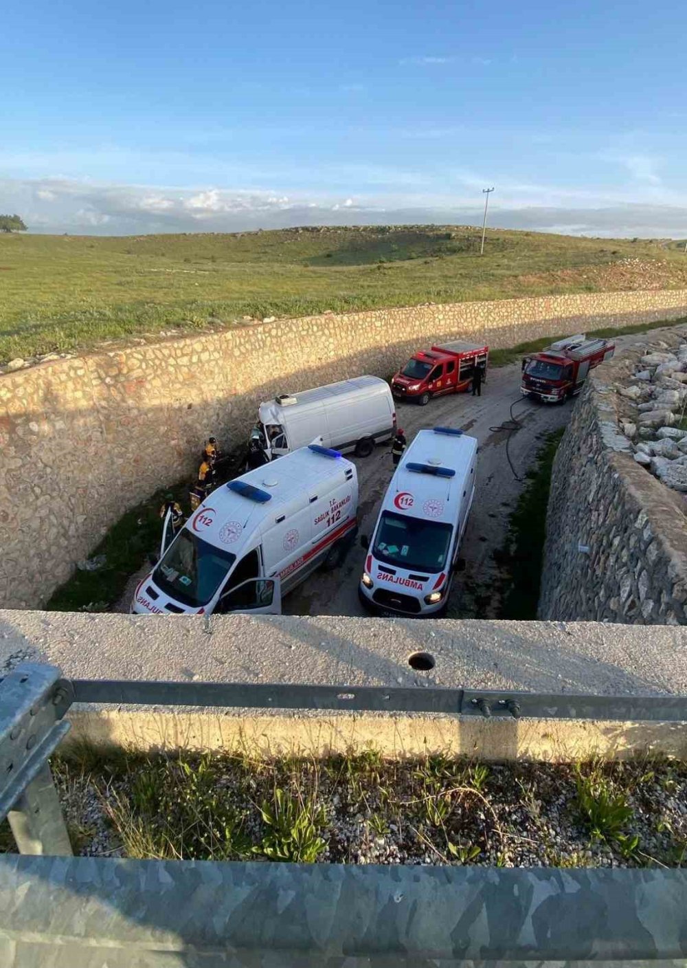 Konya’da  minibüs alt geçide düştü: 1 ölü, 1 yaralı