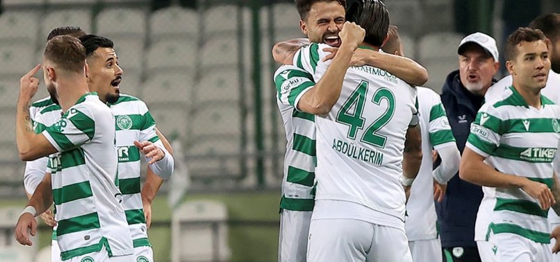 806x378-kanarya-darmadagin-konyaspor-2-1-fenerbahce-mac-sonucu-ozet-1635617010787.jpg