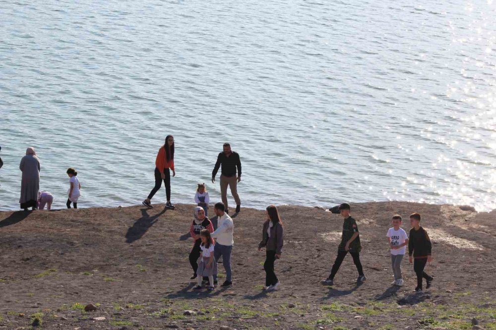 Konya'da Bayram tatilinde Meke Gölü ve Acıgöl’e ziyaretçi akını