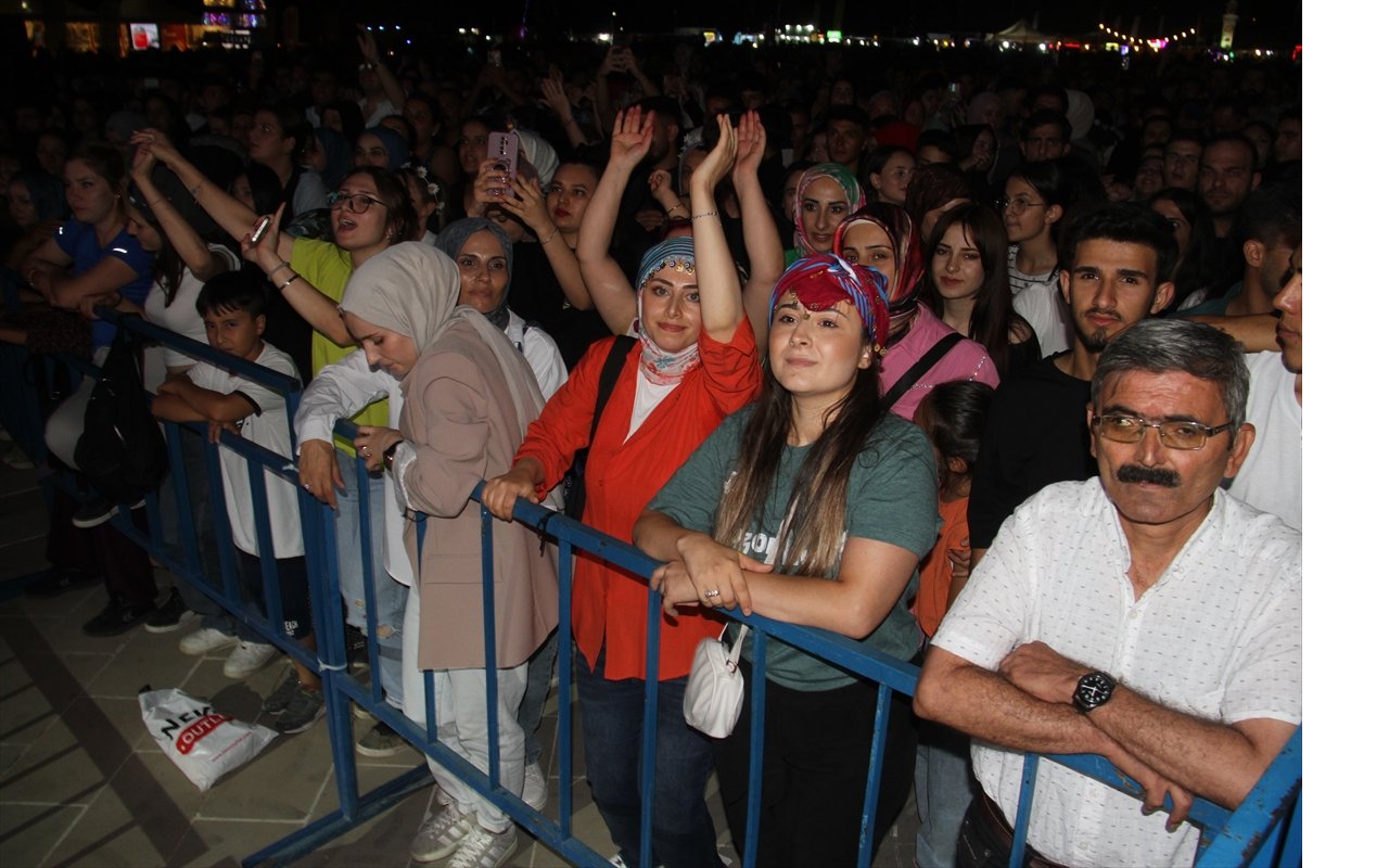 aa-20240725-35226537-35226535-konyada-uluslararasi-beysehir-golu-festivali-basladi.jpg