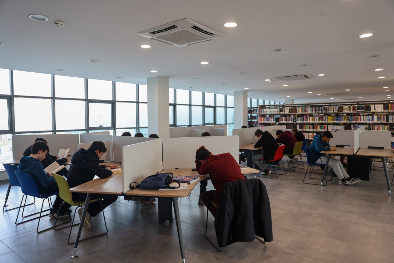 aw348848-02.jpg