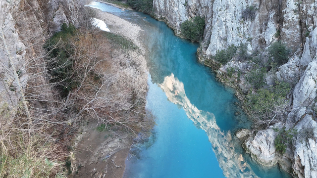 36934025-36934182-640x360.jpg