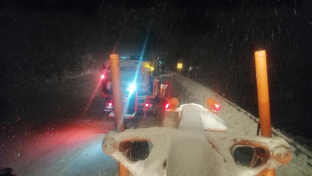 Antalya'yı Konya'ya bağlayan Alacabel'de kar yağışı başladı