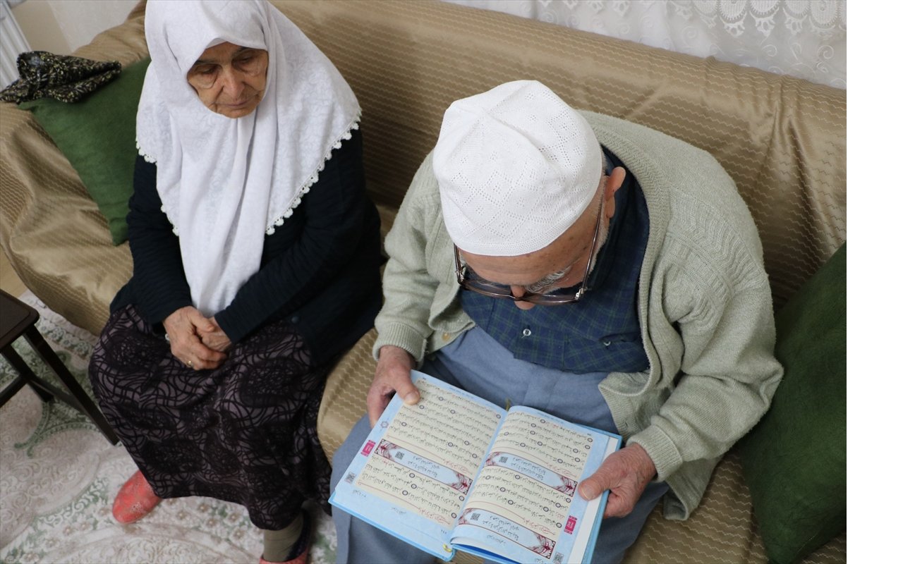 aa-20250214-37051329-37051326-konyali-turan-ciftinin-yarim-asri-asan-evliliklerinin-sirri-sabir-ve-sevgi.jpg