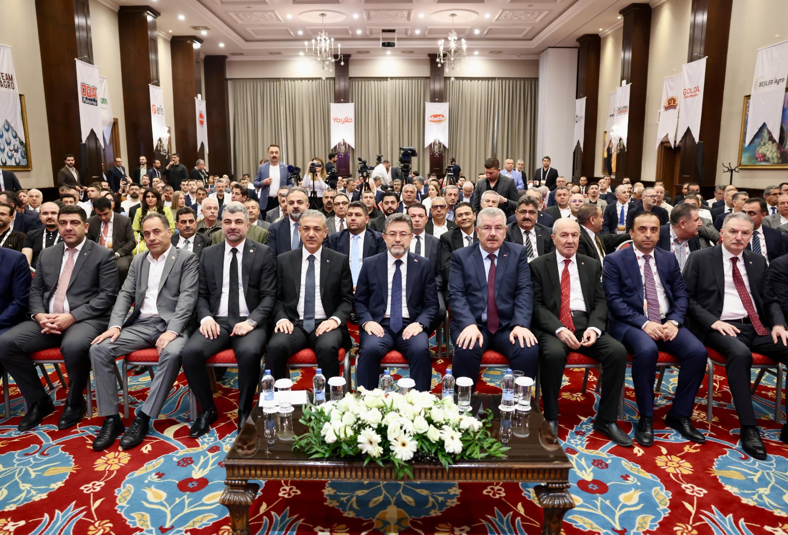 f3de8d2a-0d4d-472c-97c2-839a13ea5939.jpg
