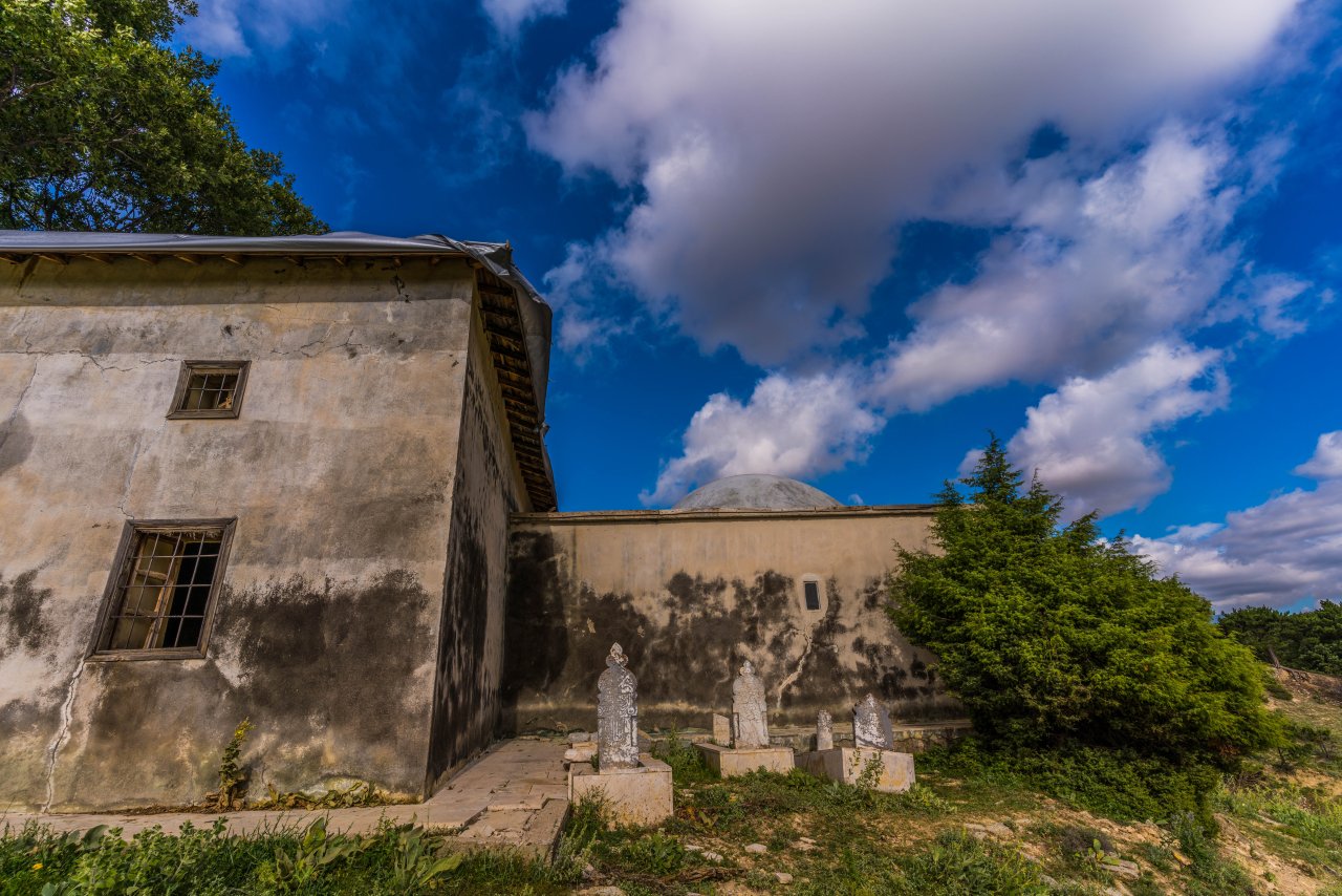 dedigi-sultan-turbesi3-001.jpg