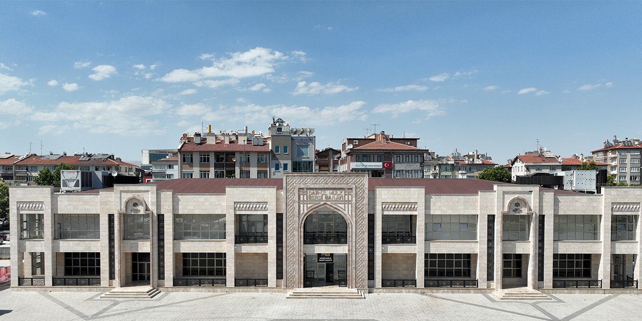 konya-valiligi-yeni-bina.jpg
