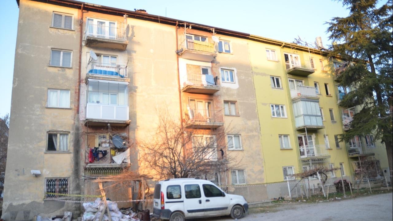 bina-aa-2328225-001-001.jpg