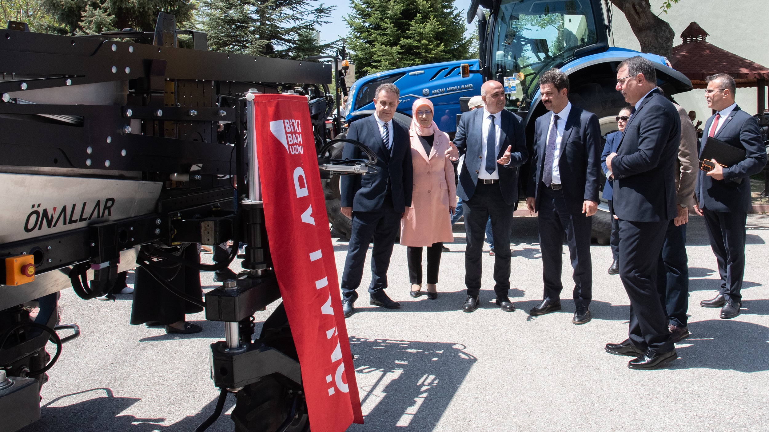 selcuk-universitesinde-tarim-teknolojileri-festivali-basladi-7.jpg