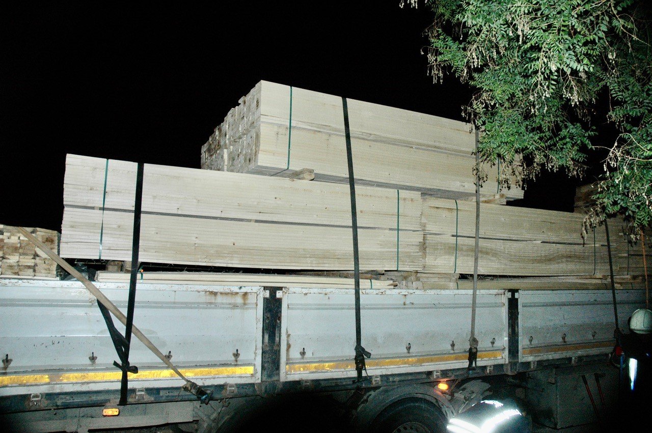 aw463005-03-001.jpg