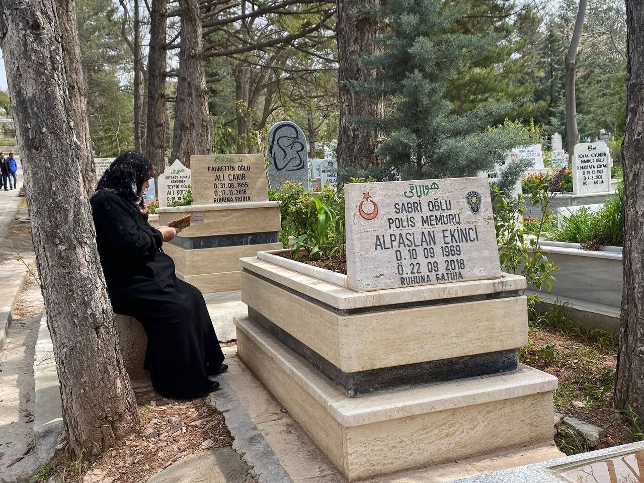 kabristan-ziyareti-1-001.jpg