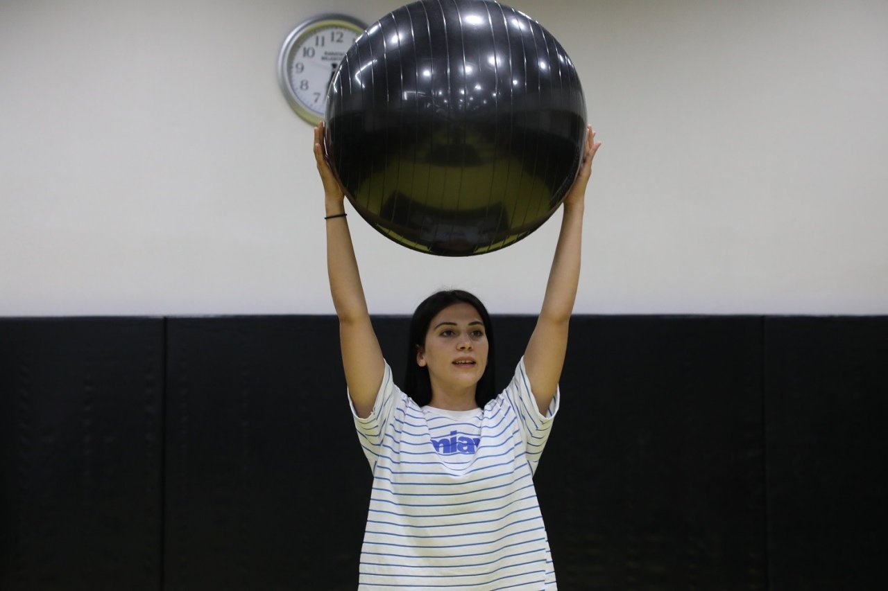 aw472603-03.jpg