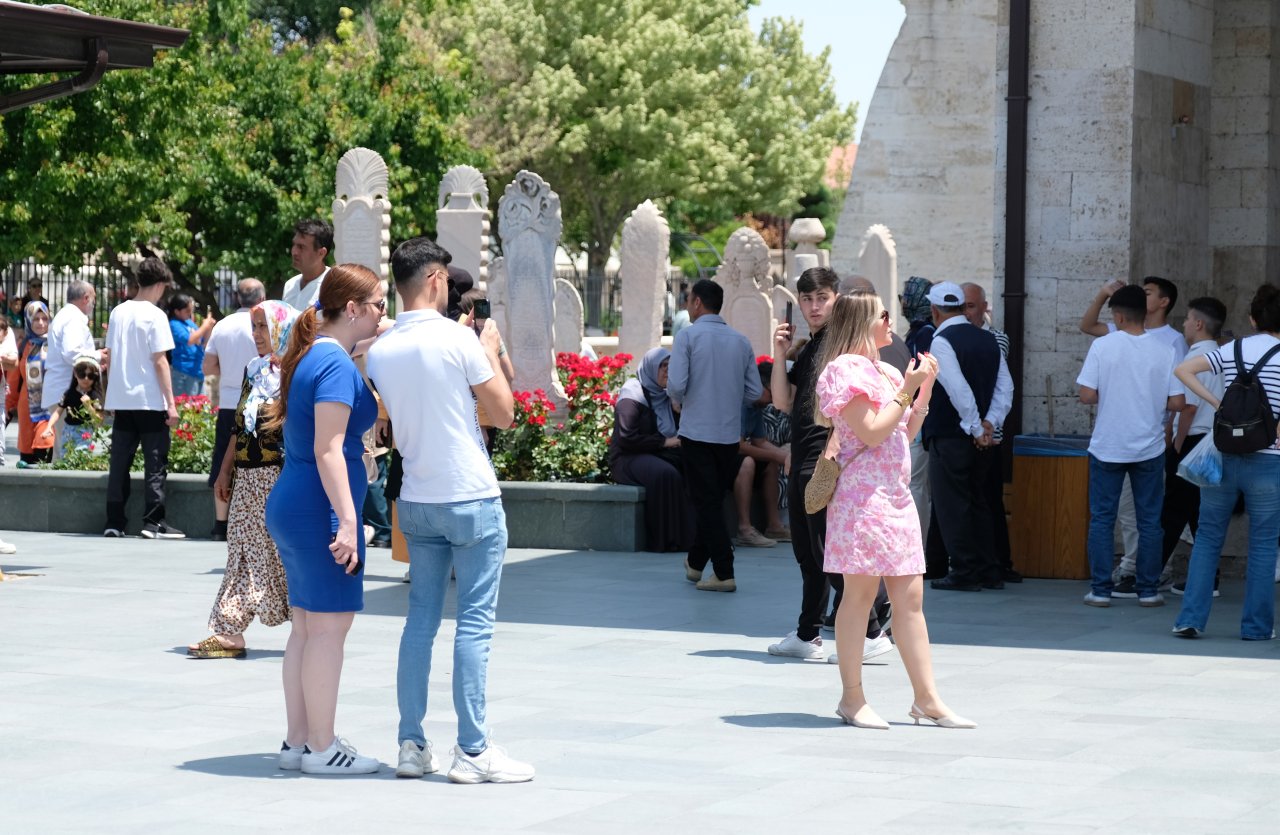 mevlana-muzesinde-bayramda-ziyaretci-yo-756789-223223.jpg