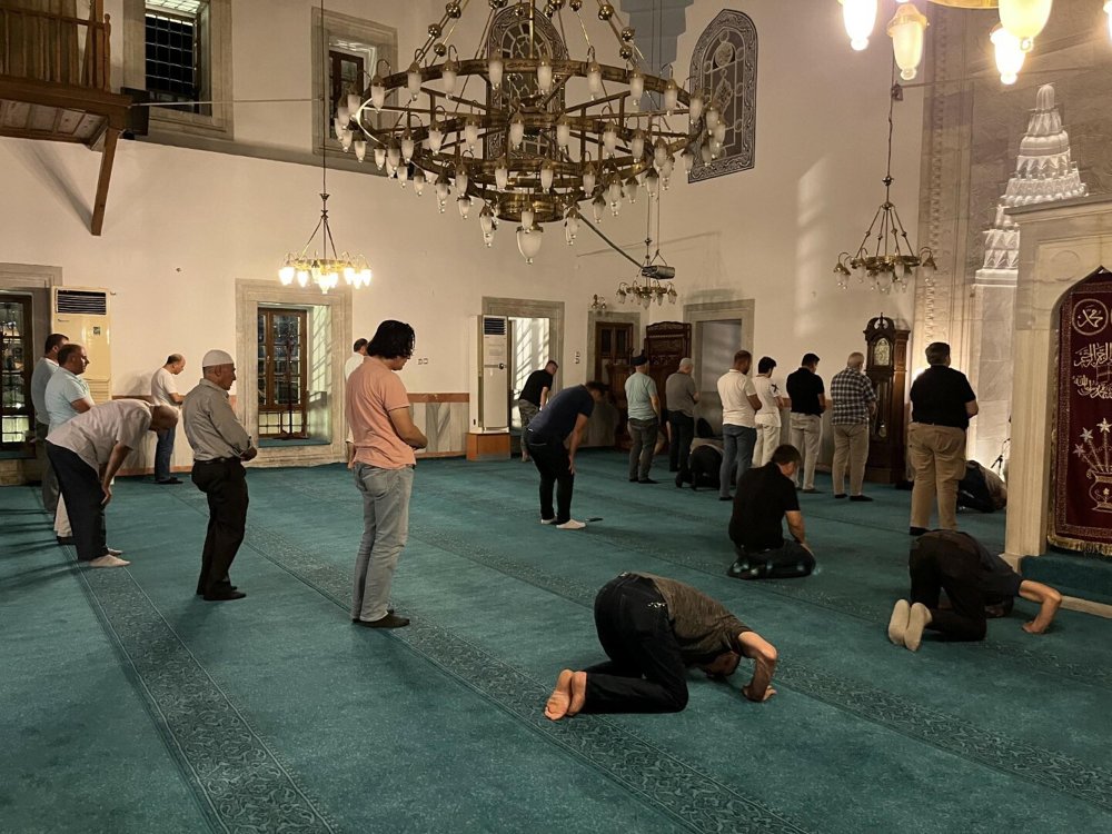 Orman yangınlarının sona ermesi için camilerde dua edildi