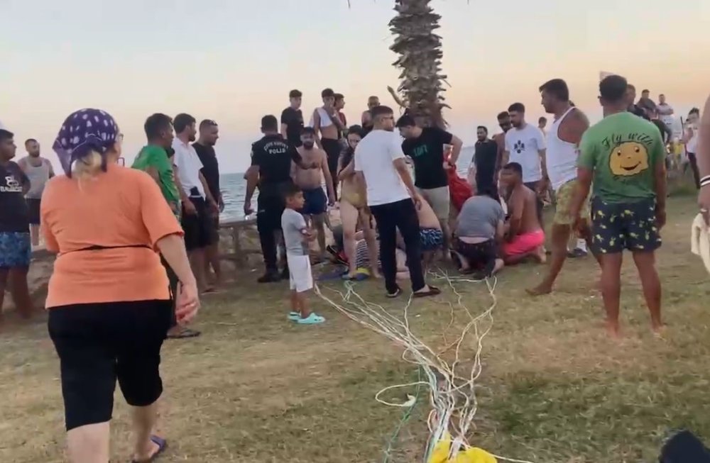 Kızkalesi’nde paraşüt kazası: 2 yaralı