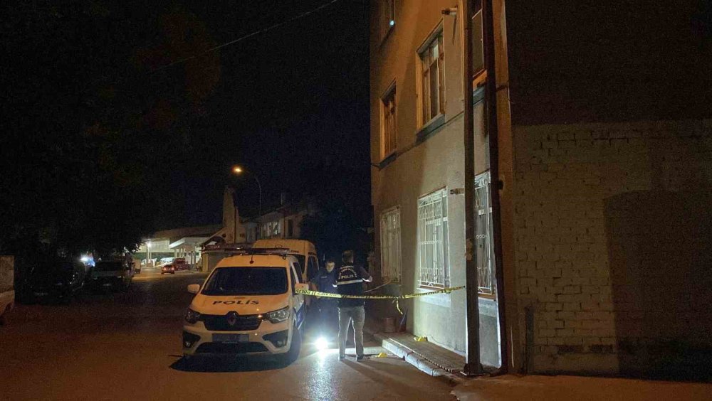 Konya’da 3’üncü kattan düşen çocuk ağır yaralandı