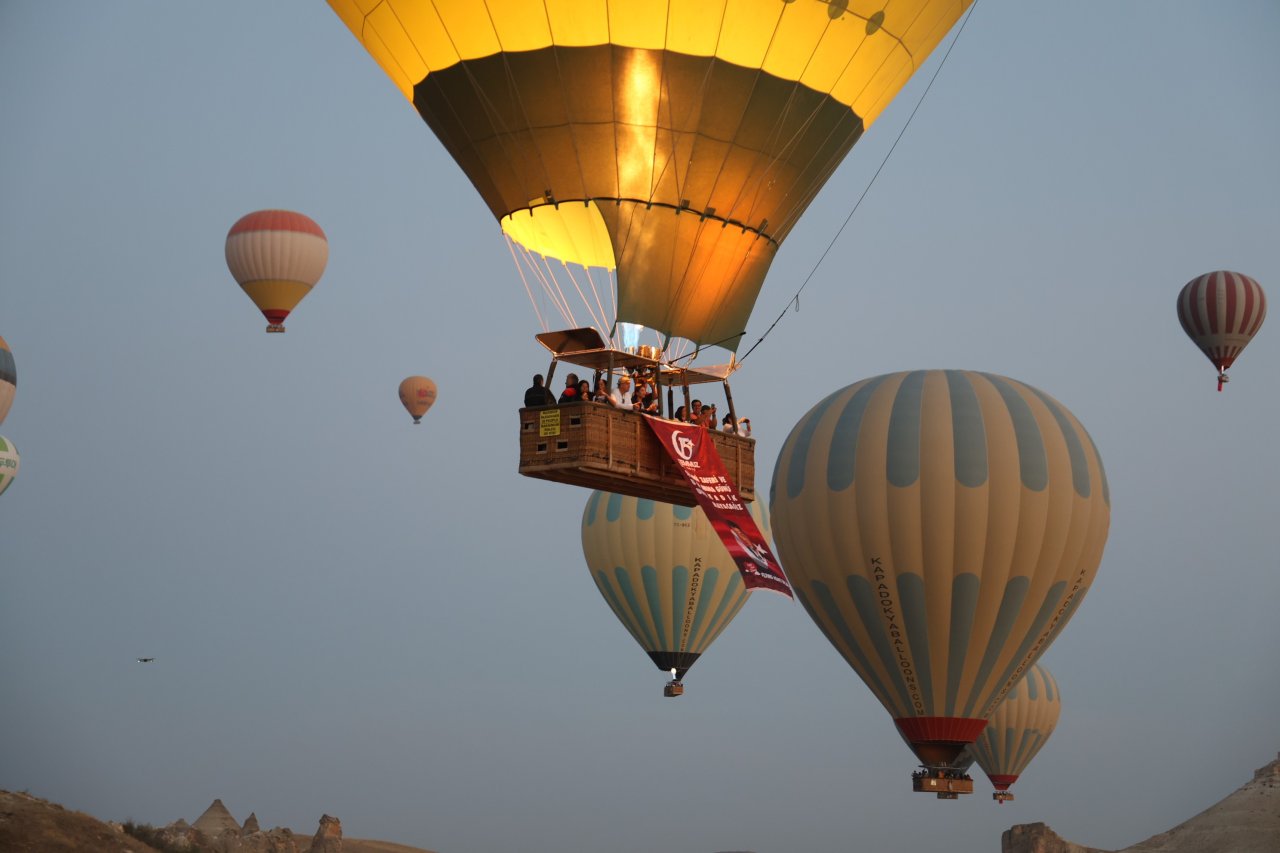 aw497156-03.jpg