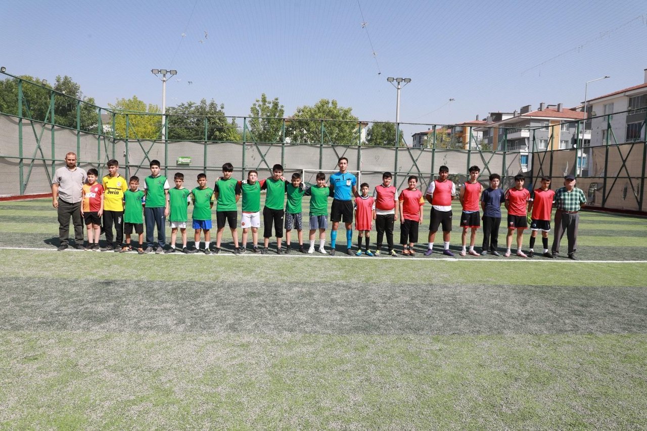 futbol-turnuvasi-basladi-3-jpg-1500.jpg
