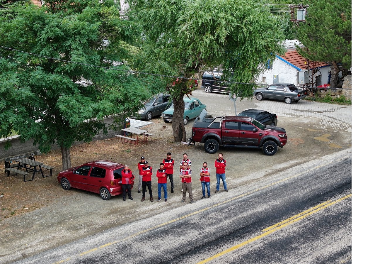 aa-20250807-38764542-38764540-cankurtaran-mahallesinin-cankurtlari-yardim-icin-afetlere-kosuyor.jpg