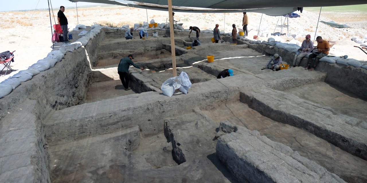 turkmen-karahoyukte-2-bin-yillik-kalem-870956-258613.jpg