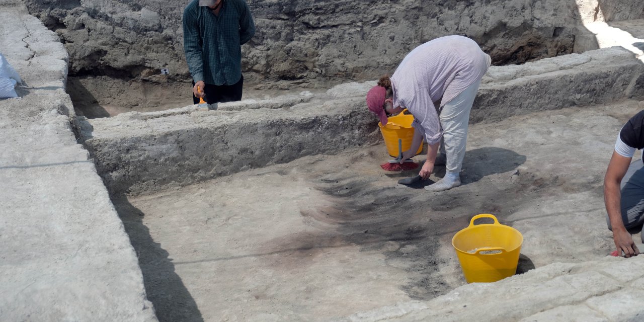turkmen-karahoyukte-2-bin-yillik-kalem-870960-258613.jpg