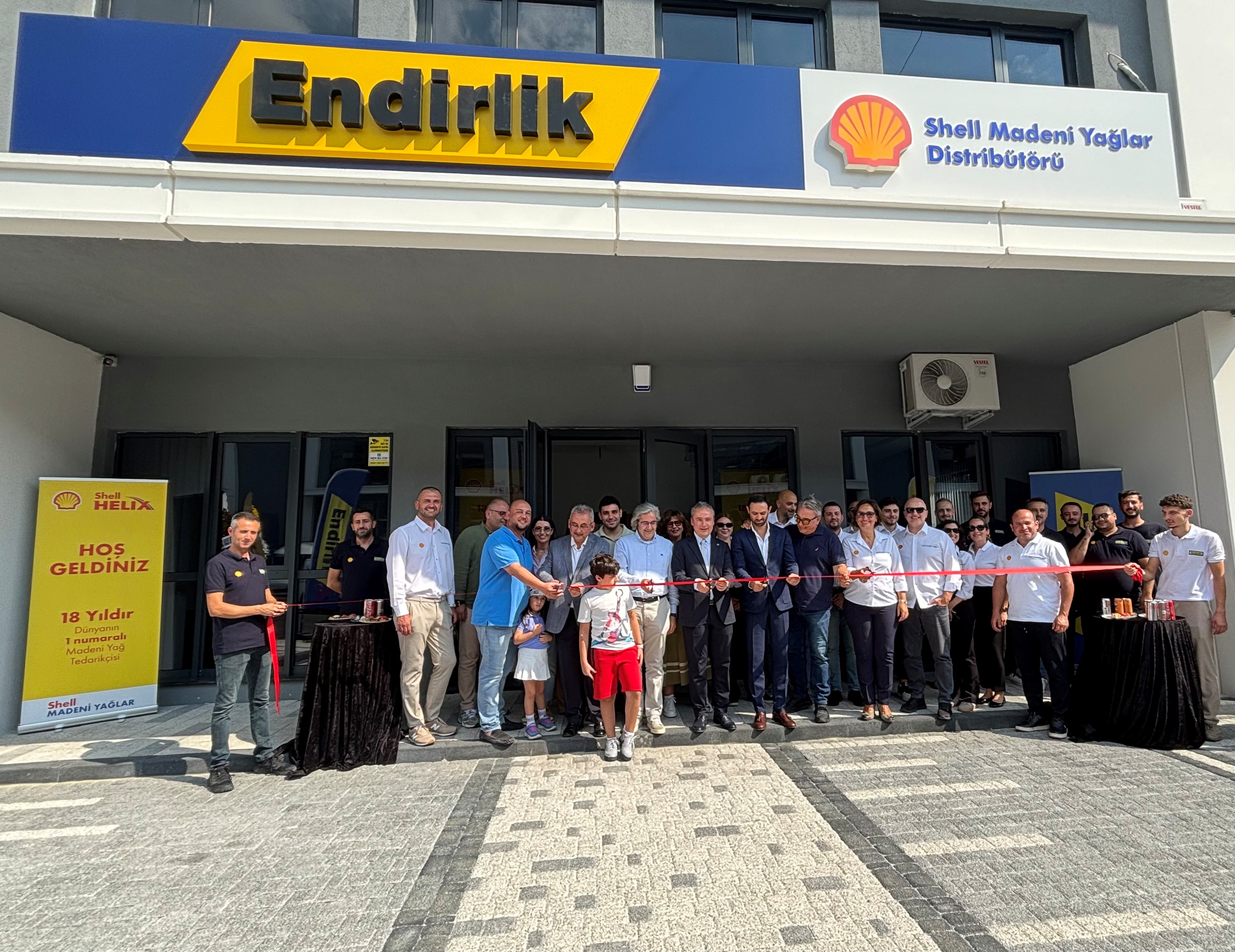 1755777400-ahmetendirlik-emresuyalcinkaya-saffetucuncu.jpg