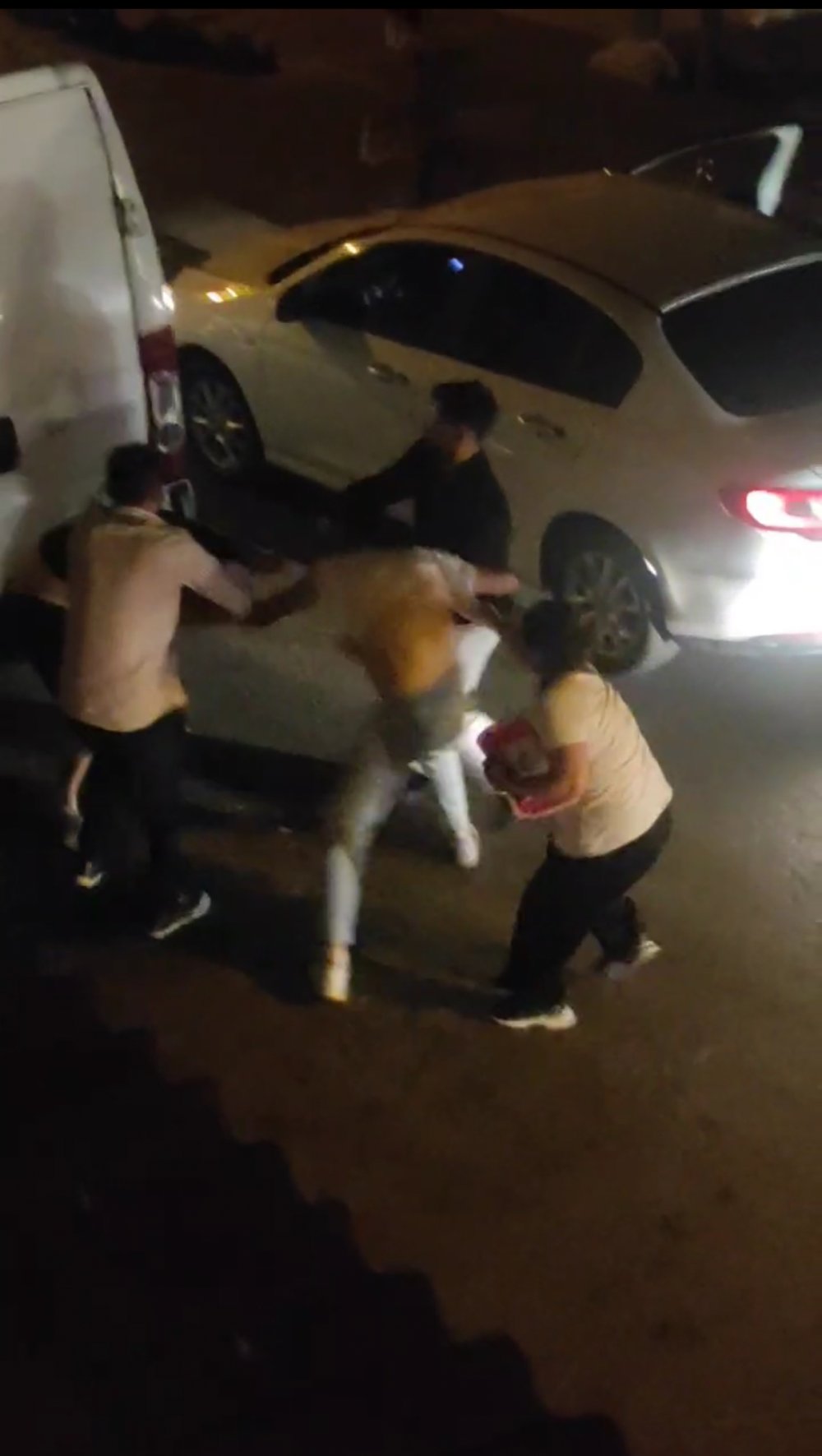 Beykoz’da yol verme kavgası kamerada